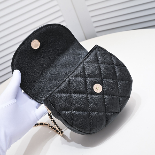 シャネルバッグ角部分ディテール